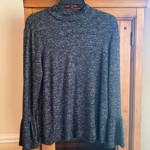 Long sleeve shirt, size L, flare/ruffle sleeve